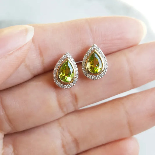 Goujons naturels de halo de péridot coupé en forme de larme - Goujons en vermeil en or 14 carats pour femmes