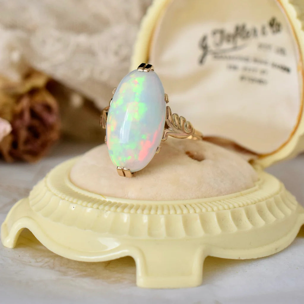 Im Labor hergestellter äthiopischer Opal-Vintage-Ring – 14-karätiger Gold-Vermeil-Ring