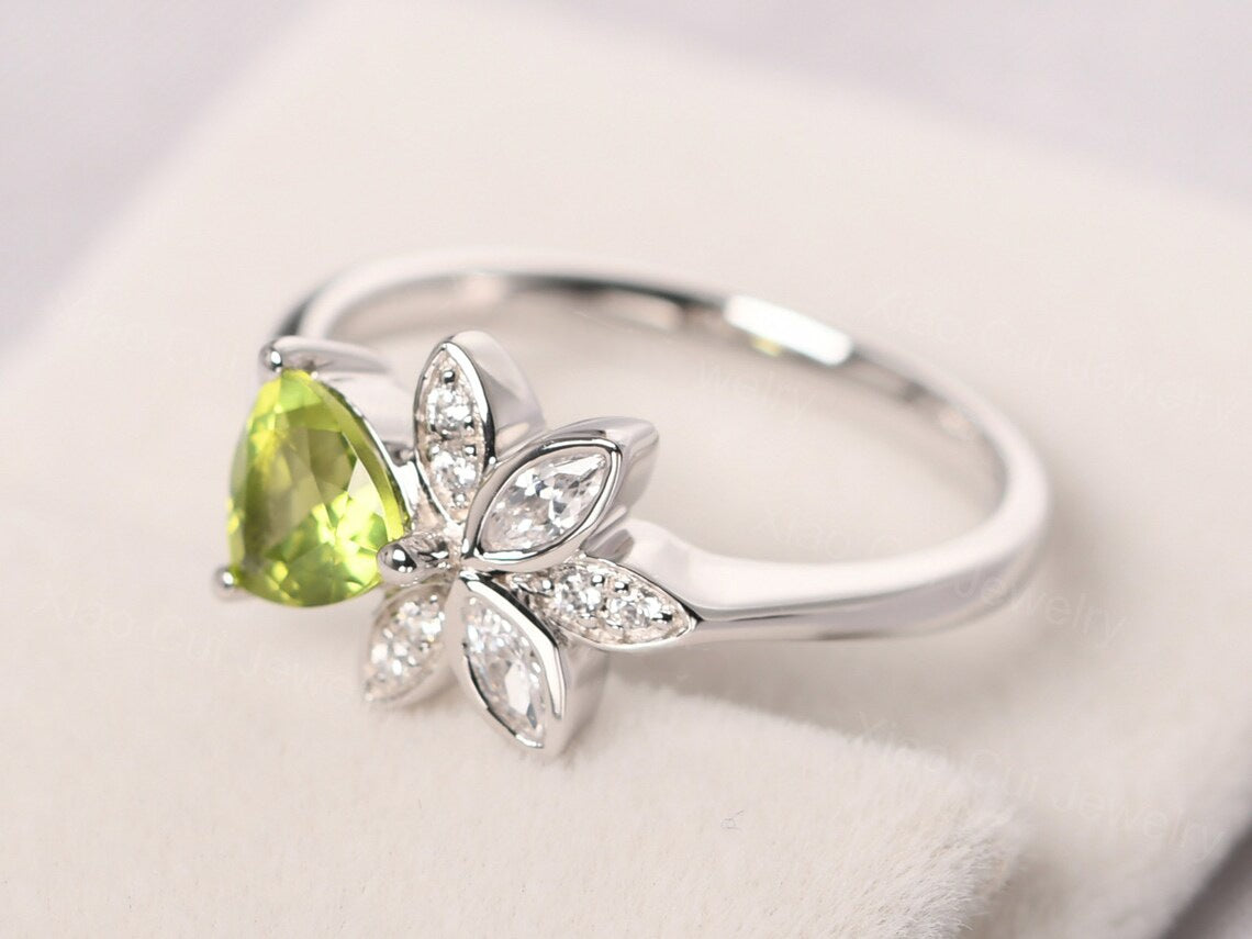 Niedliche Peridot-Versprechensringe – Ring aus 925er Sterlingsilber – Ringe im Billionenschliff