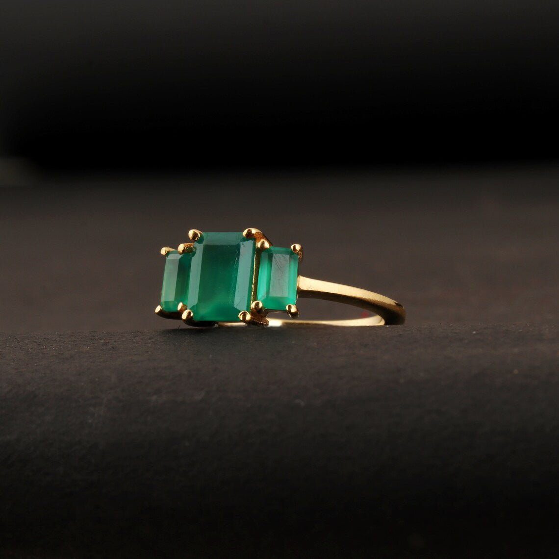 Bague de déclaration en onyx vert naturel à trois pierres - Anneaux en vermeil en or 14 carats