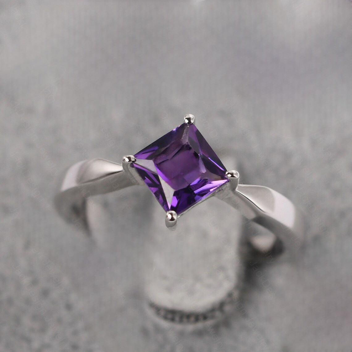 Natürlicher Amethyst-Verlobungsring im Quadratschliff – Ring aus 925er Sterlingsilber