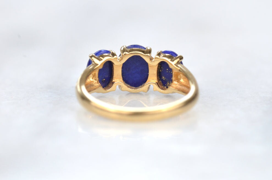 Lapislazuli-Verlobungsring mit drei Steinen im Ovalschliff – Ring aus 14-karätigem Gold-Vermeil