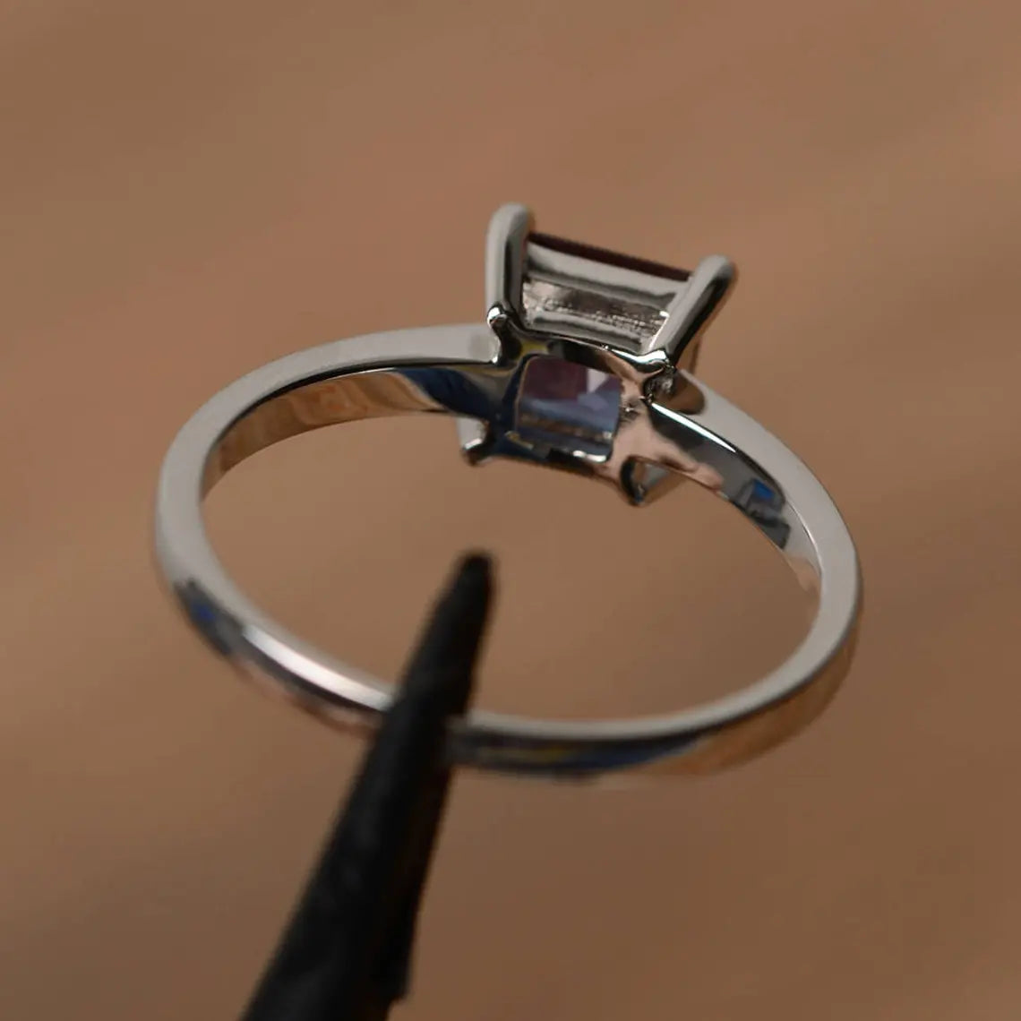 Im Labor erstellter quadratisch geschliffener Alexandrit-Halo-Ring – Ringe aus 925er Sterlingsilber