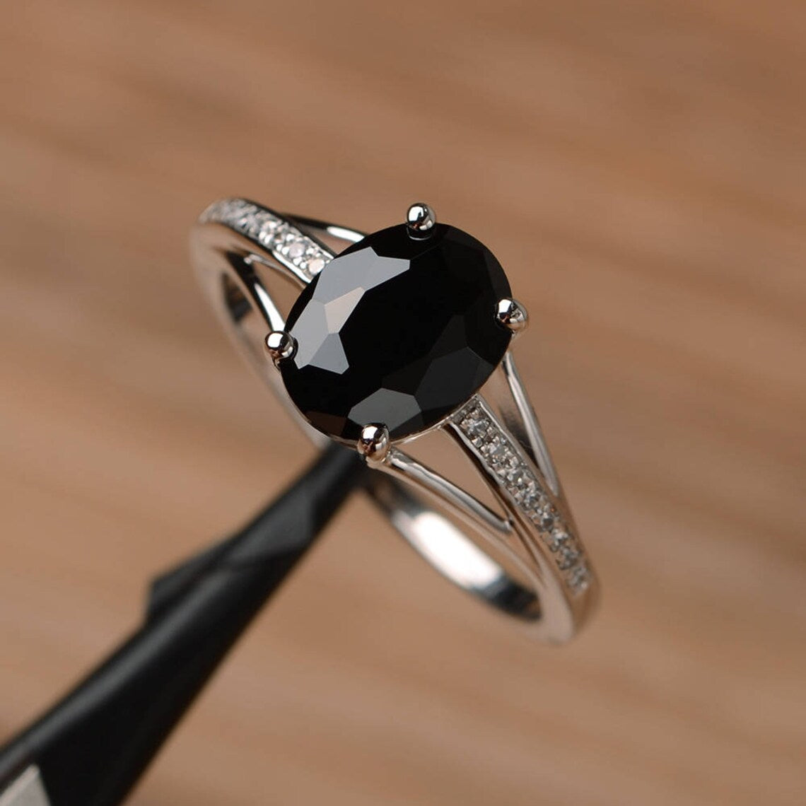 Solitärringe aus schwarzem Onyx im natürlichen Ovalschliff – Ringe aus 925er Sterlingsilber