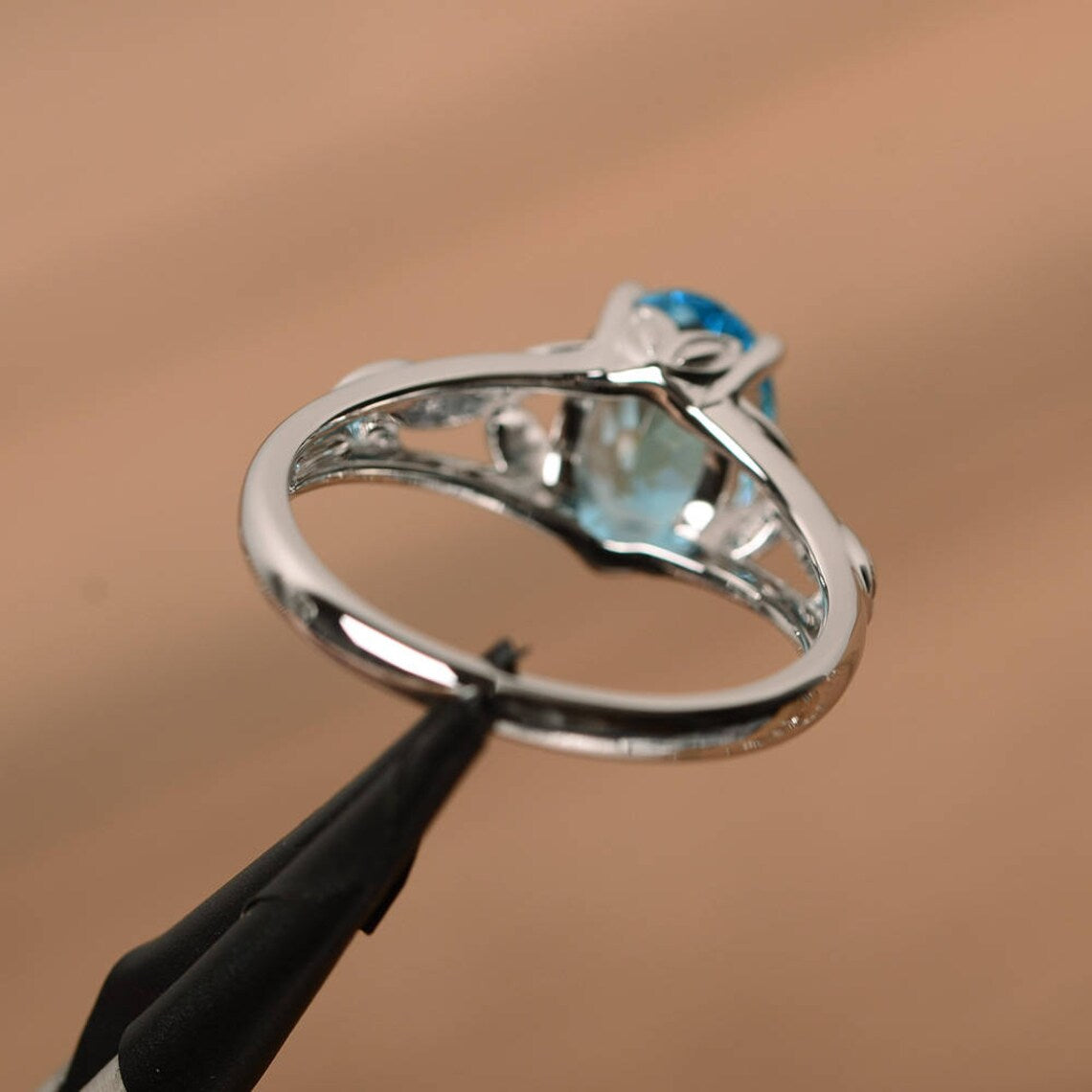 Natural Oval Cut Swiss Blue Topaz Simple Solitaire Rings - 925 Sterling Silver Rings