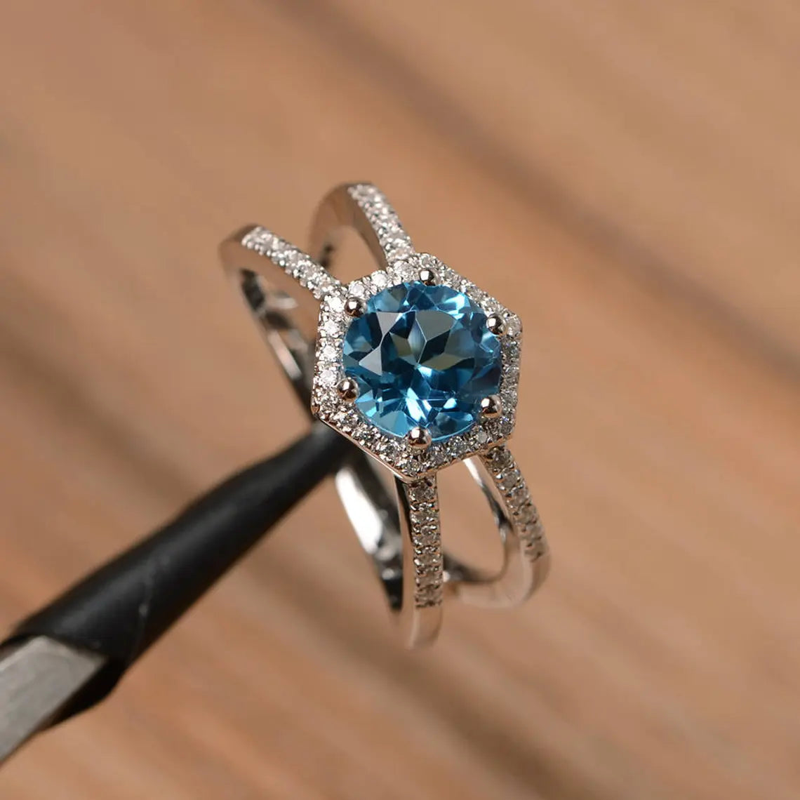 Natural Round Cut Swiss Blue Topaz Wedding Ring - 925 Sterling Silver Ring