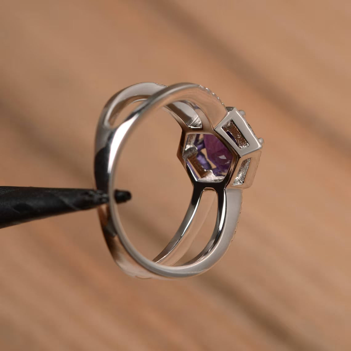 Natürlicher Amethyst-Ehering im Rundschliff – Ring aus 925er Sterlingsilber