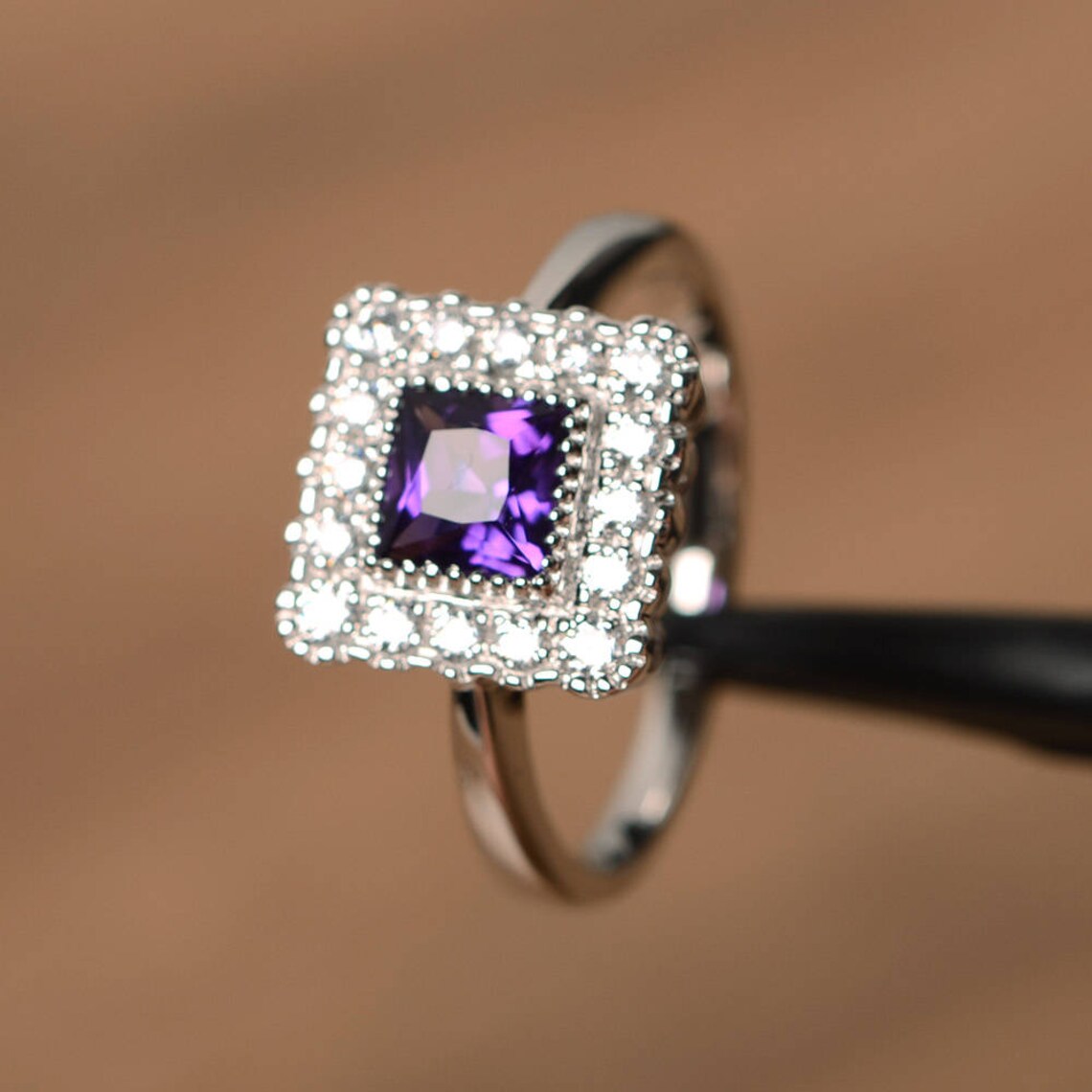 Natürlicher Amethyst-Halo-Ring im Quadratschliff – Ringe aus 925er Sterlingsilber