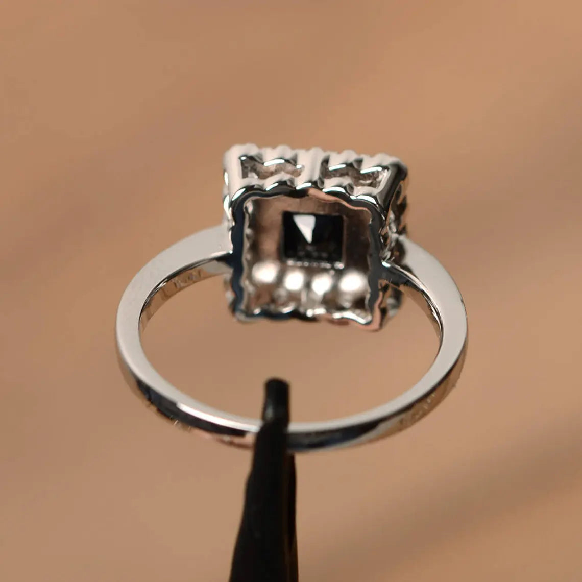 Natürlicher Halo-Ring aus schwarzem Onyx im Quadratschliff – Ring aus 925er Sterlingsilber