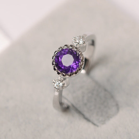 Natürlicher, rund geschliffener Amethyst-Drei-Stein-Versprechensring – Ring aus 925er Sterlingsilber