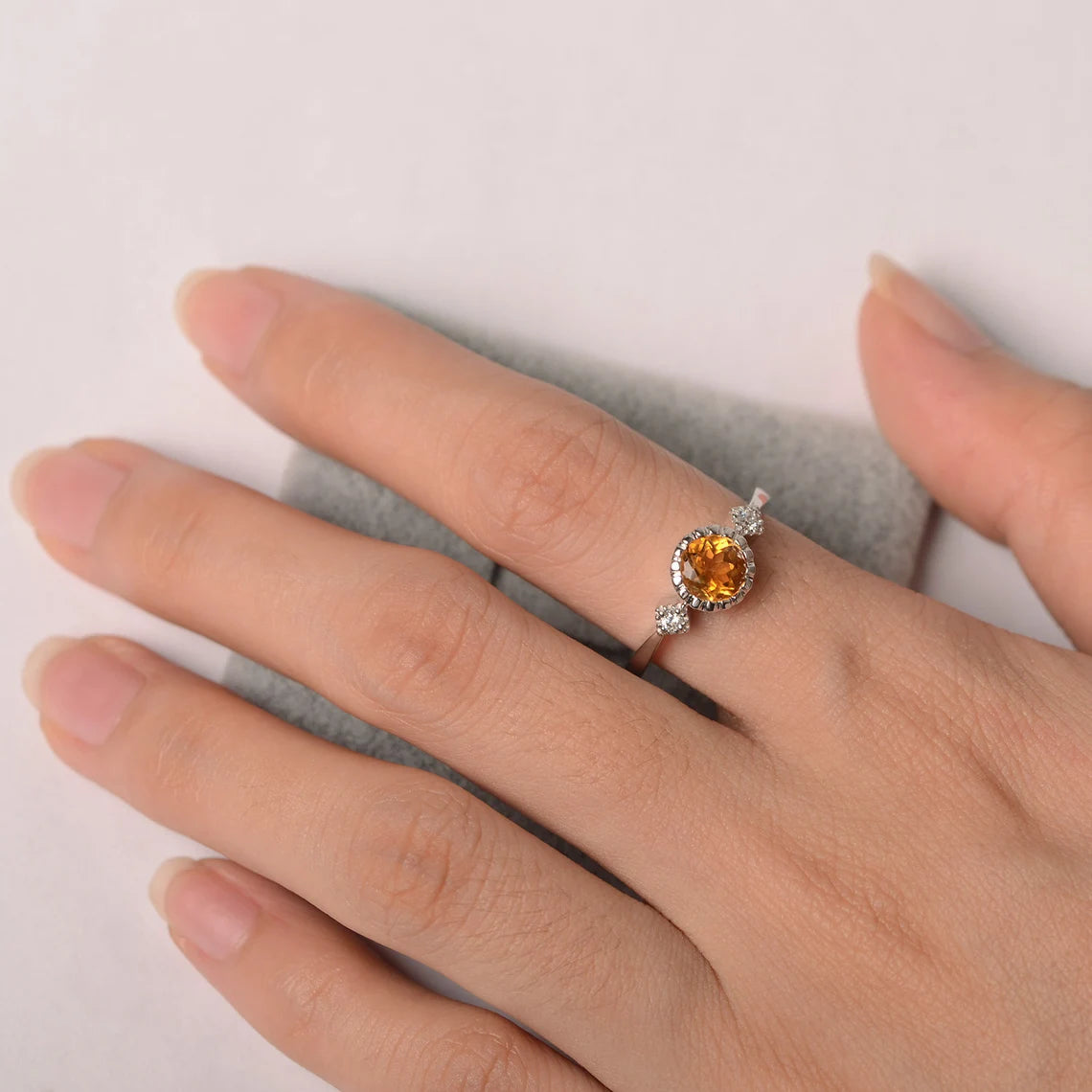 Bague à trois pierres en citrine ronde naturelle - Bague en argent sterling 925