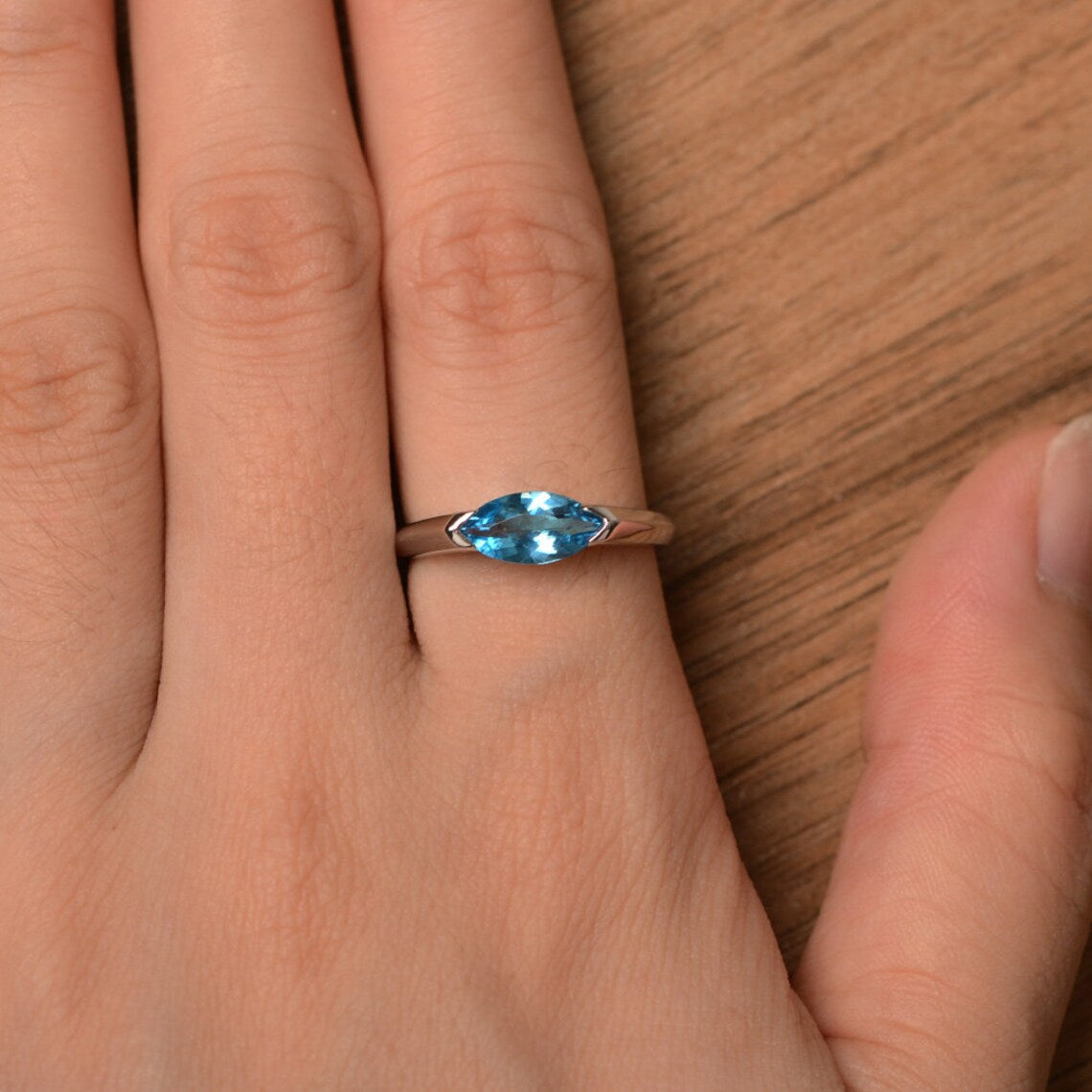 Bague de promesse en topaze bleue suisse taille marquise naturelle - Bague en argent sterling 925