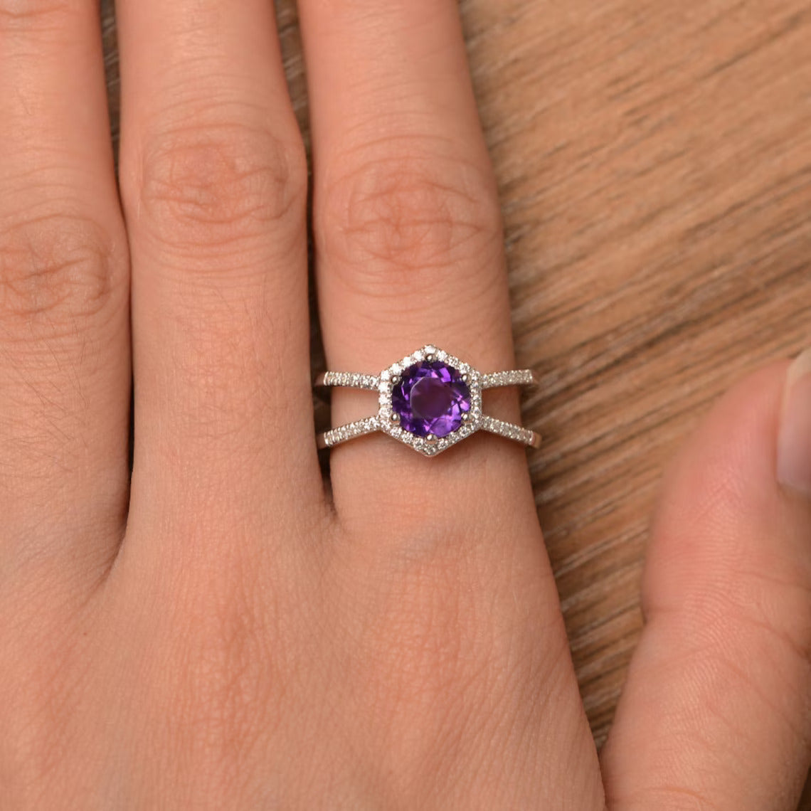 Natürlicher Amethyst-Ehering im Rundschliff – Ring aus 925er Sterlingsilber