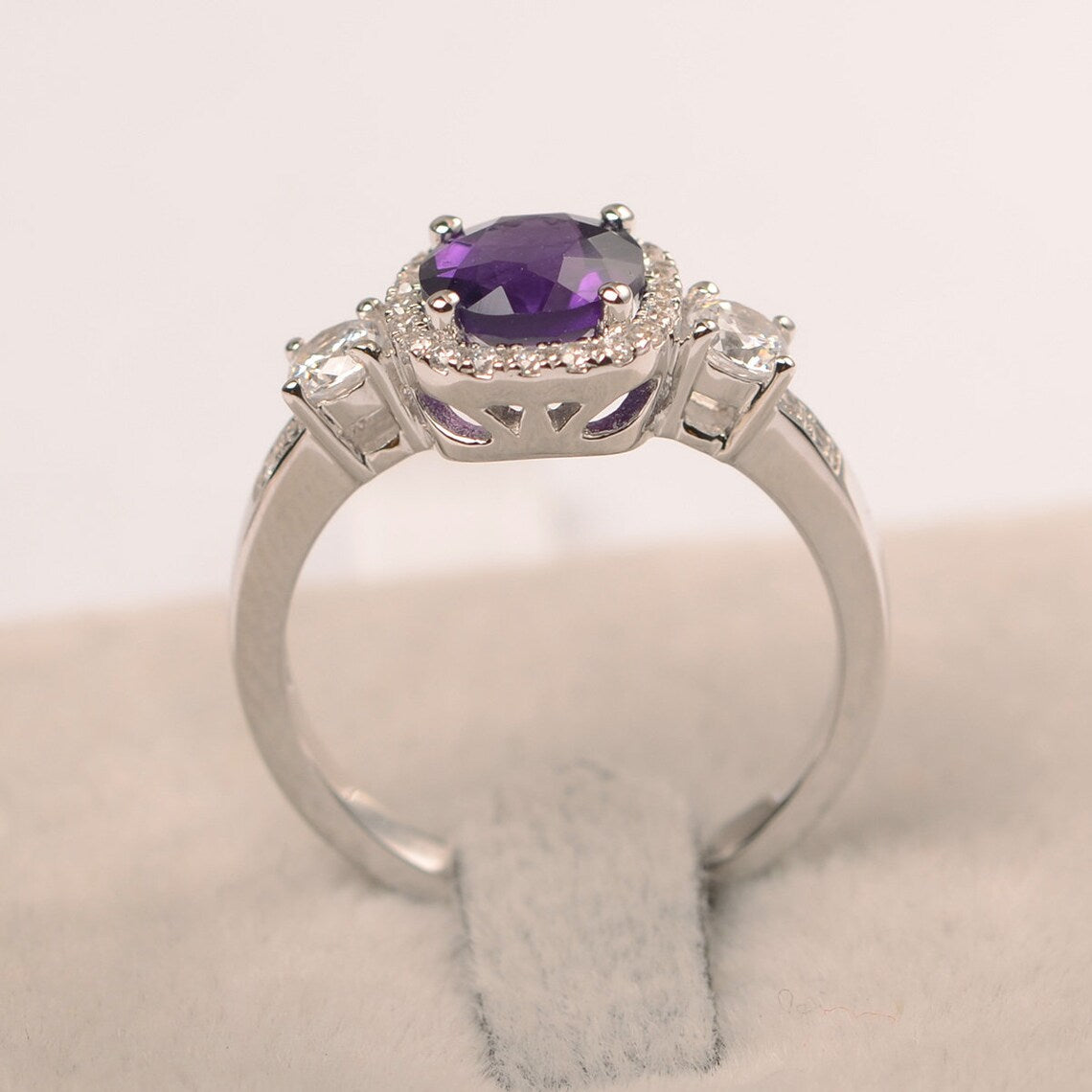 Natürlicher Amethyst-Solitärring im Rundschliff – Ring aus 925er Sterlingsilber