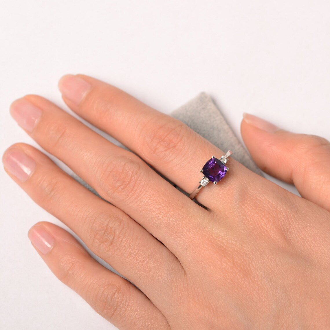 Natürlicher Amethyst-Solitärring im Kissenschliff – Ring aus 925er Sterlingsilber