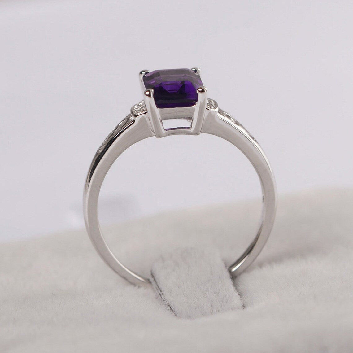 Natürlicher Amethyst-Solitärring im Smaragdschliff – Ring aus 925er Sterlingsilber