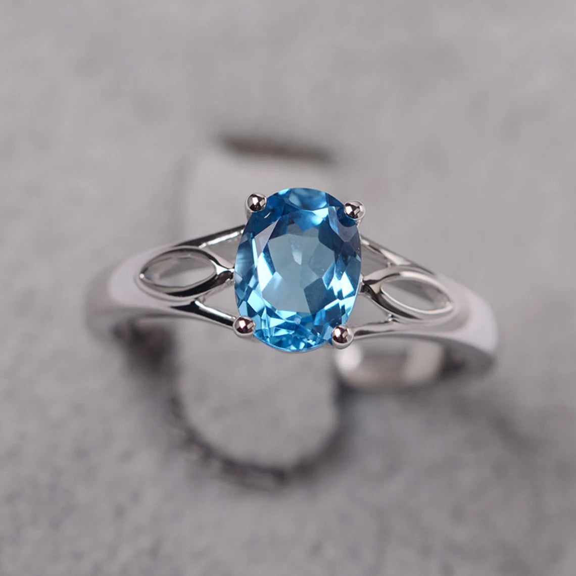 Natural Oval Cut Swiss Blue Topaz Simple Solitaire Ring