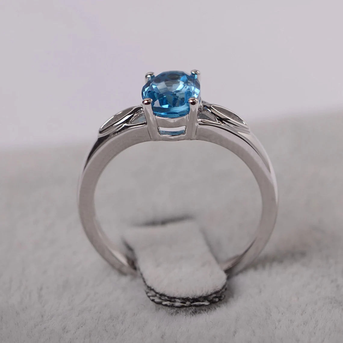 Bague solitaire topaze bleue suisse taille ovale naturelle - Bague en argent sterling 925