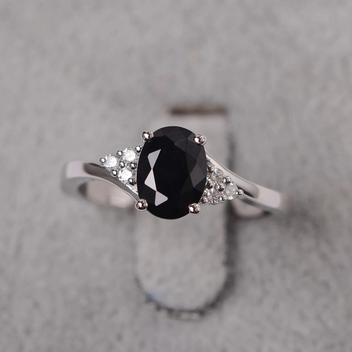 Natürlicher ovaler schwarzer Onyx-Verlobungsring – Ring aus 925er Sterlingsilber