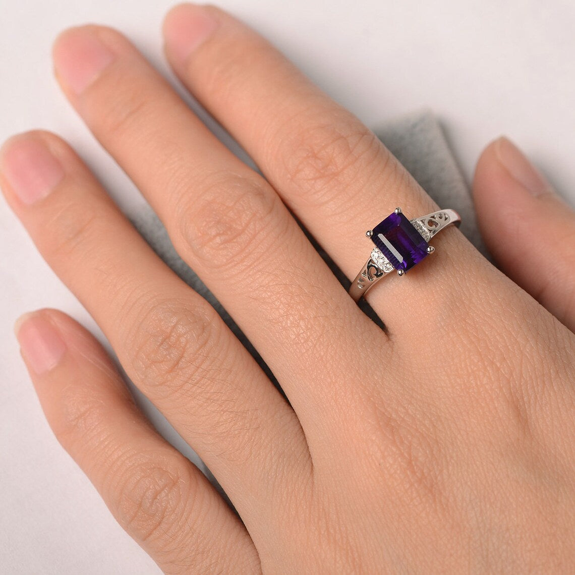 Natürlicher Amethyst-Solitärring im Smaragdschliff – Ring aus 925er Sterlingsilber