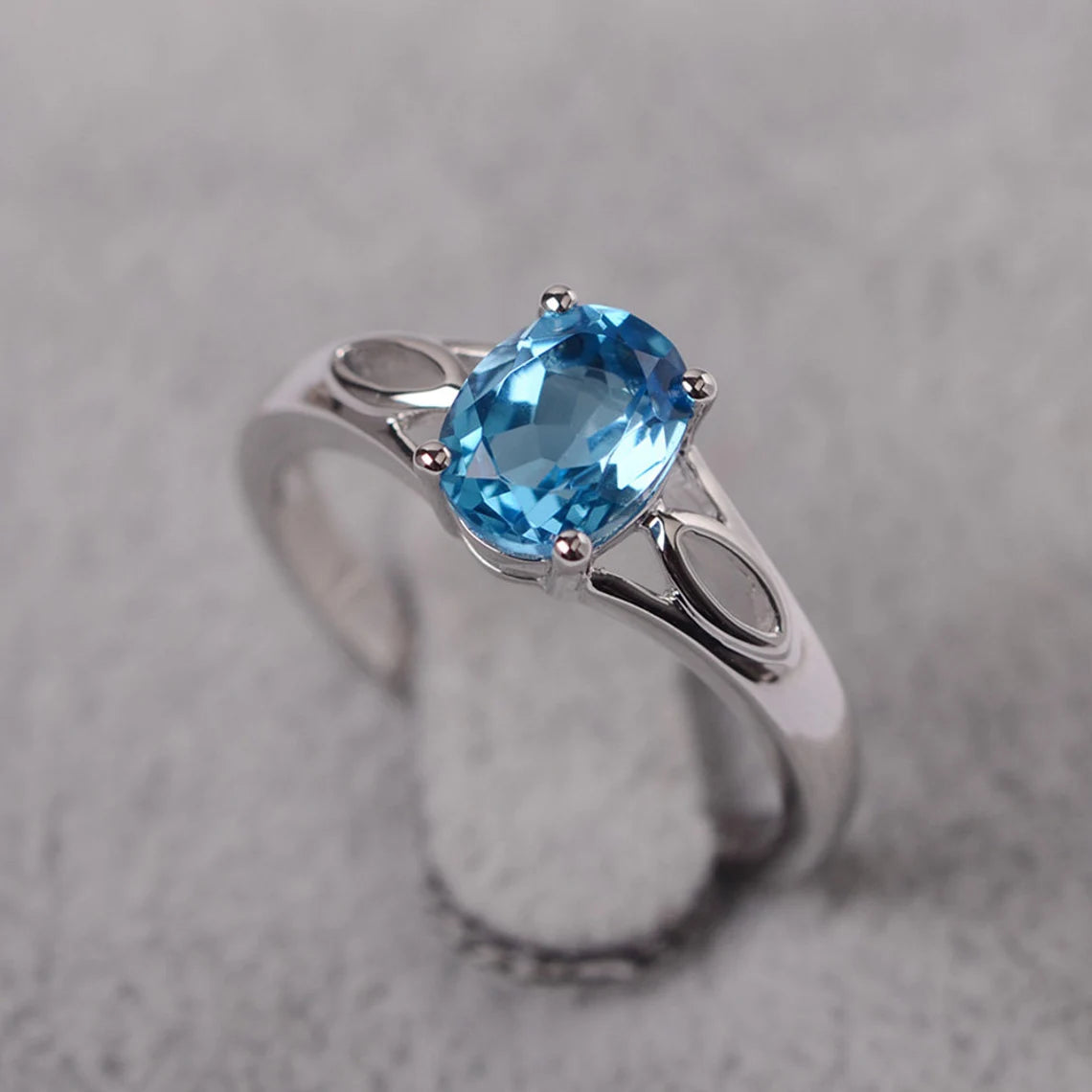 Natural Oval Cut Swiss Blue Topaz Simple Solitaire Ring  - 925 Sterling Silver Ring