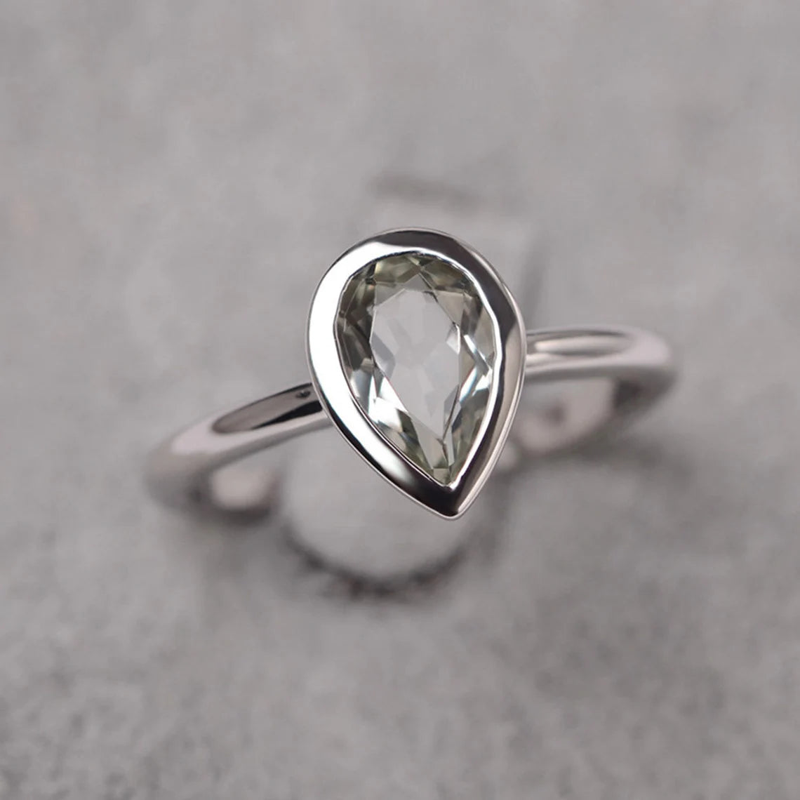 Bague solitaire en améthyste verte coupée en forme de larme naturelle - Bague en argent sterling 925