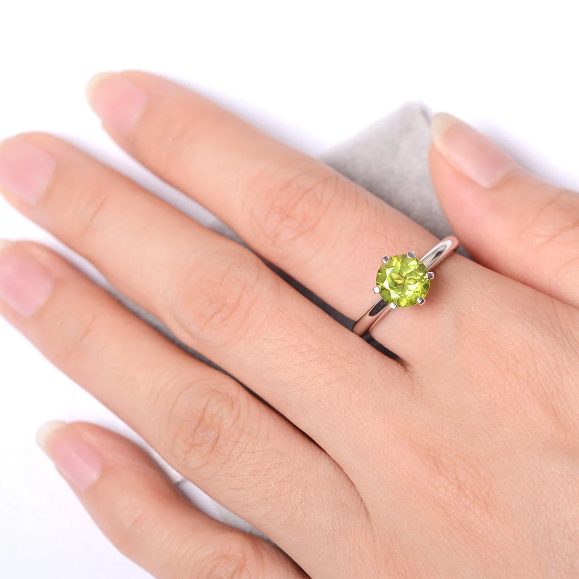 Natürlicher Peridot-Solitärring im Rundschliff – Ring aus 925er Sterlingsilber – Ringe mit sechs Krappen