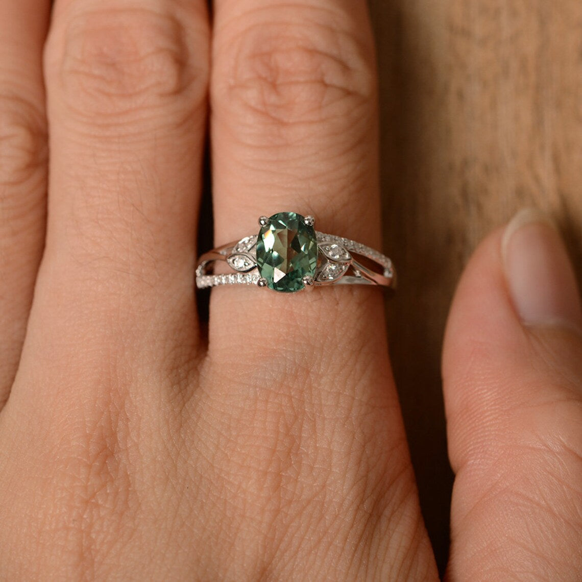 Green Sapphire Vintage Ring - 925 Sterling Silver RIng