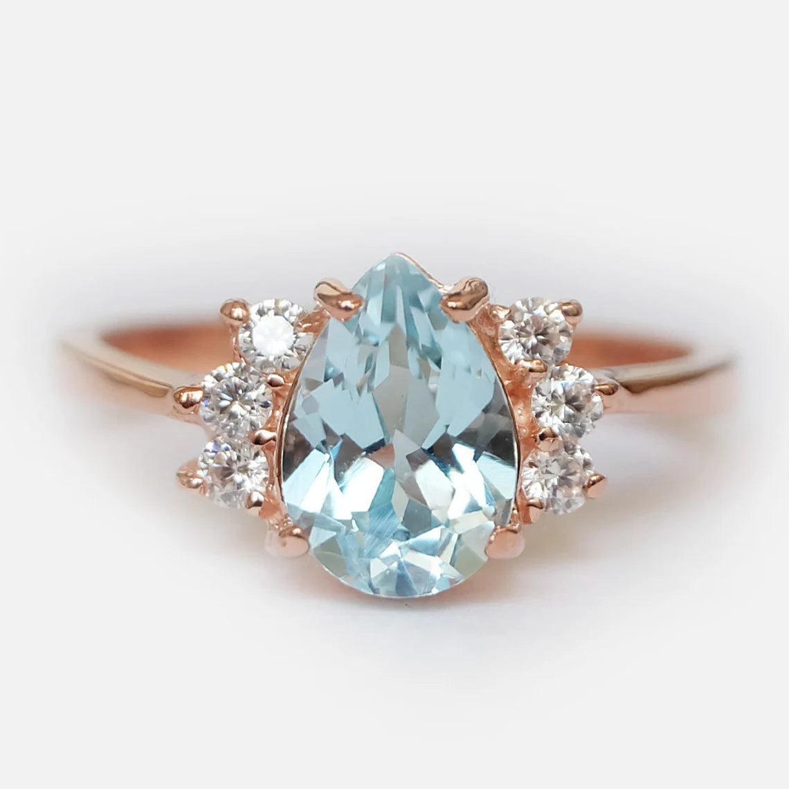 Statement-Ring mit Schweizer Blautopas – Ring aus 14-karätigem Roségold-Vermeil