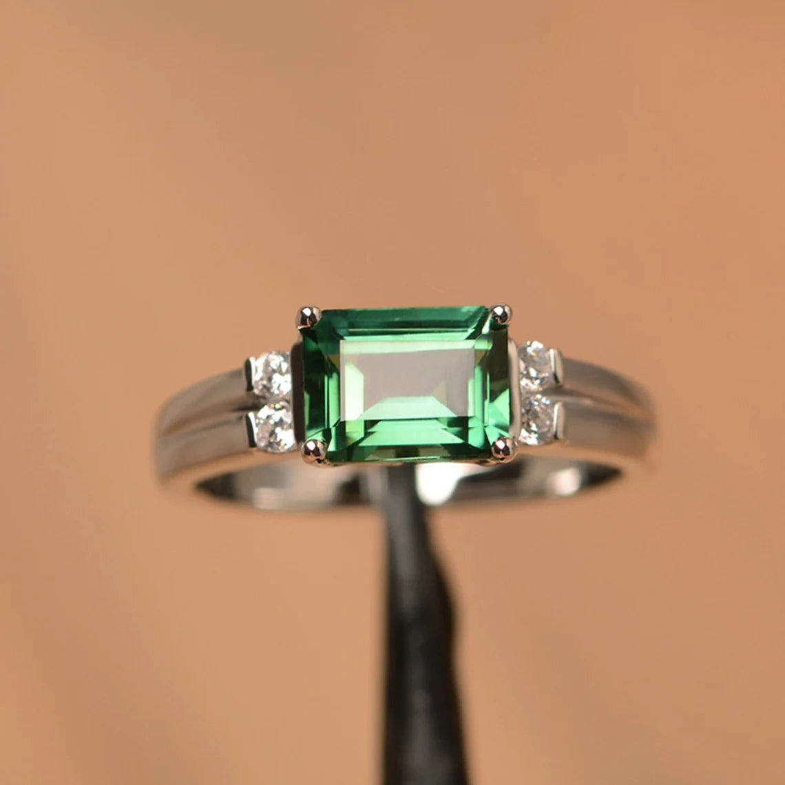 Bague saphir vert créée en laboratoire - Bague en argent sterling 925