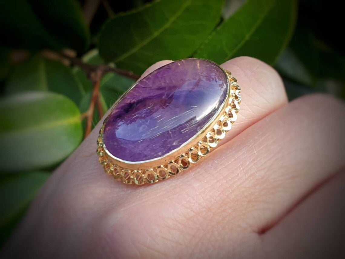 Grande bague en améthyste de coupe ovale naturelle - Bague en vermeil en or 14 carats - Bagues de cocktail en améthyste