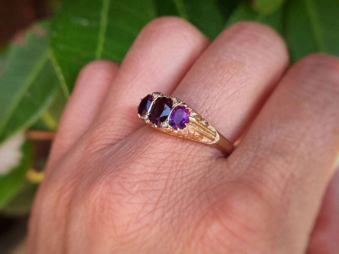 bague vintage en trois pierres d’améthyste - Bague Vermeil en or 14 carats