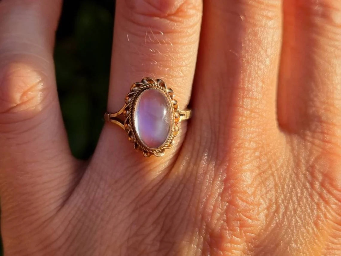 Bague vintage en pierre de lune arc-en-ciel de coupe ovale naturelle - Bague solitaire en vermeil en or 14 carats