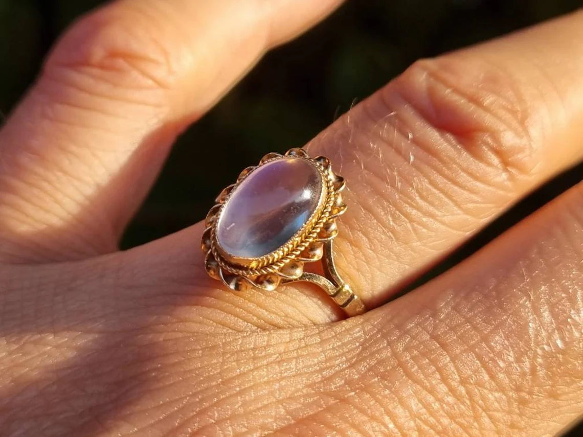 Bague vintage en pierre de lune arc-en-ciel de coupe ovale naturelle - Bague solitaire en vermeil en or 14 carats