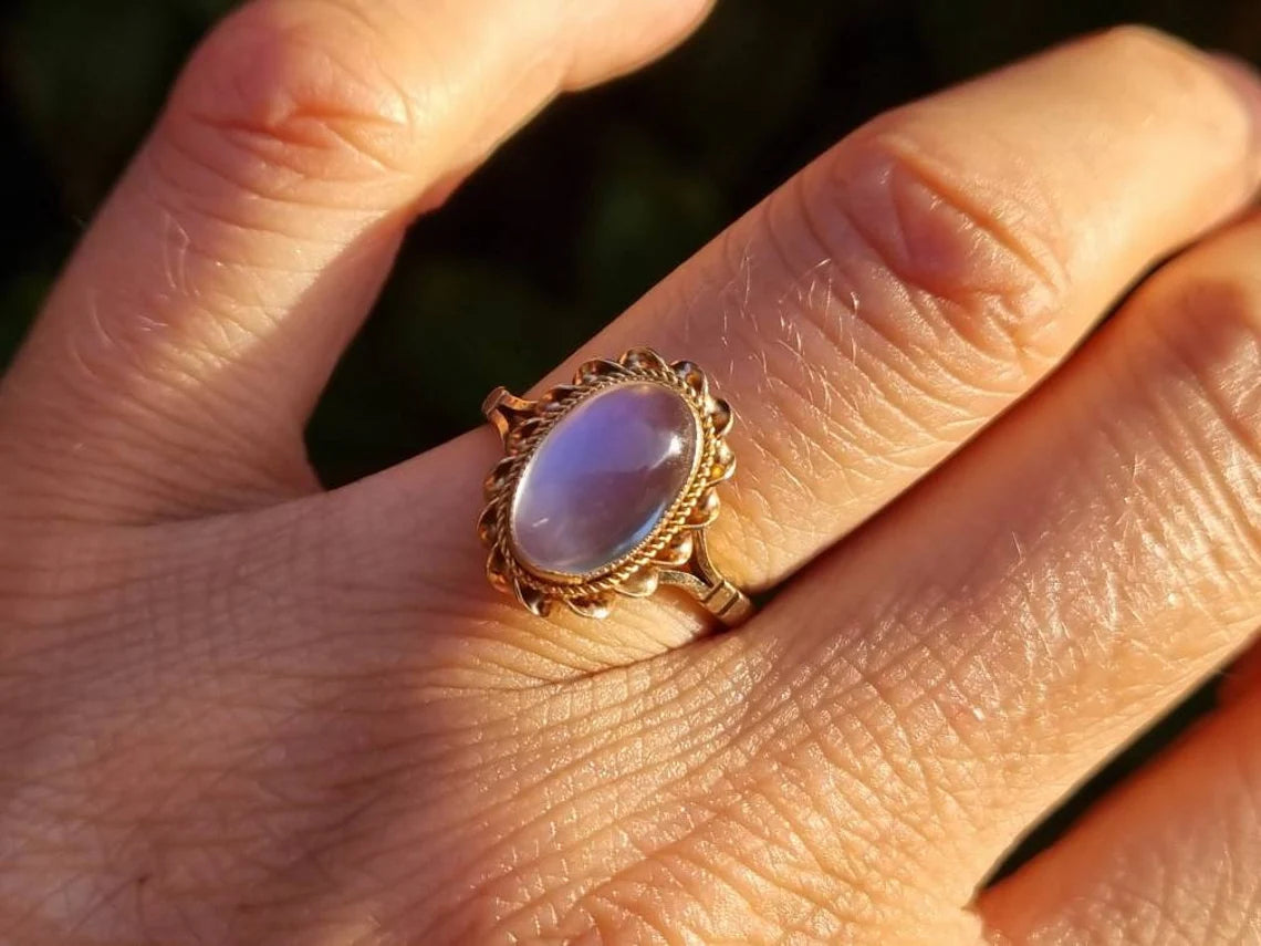 Bague vintage en pierre de lune arc-en-ciel de coupe ovale naturelle - Bague solitaire en vermeil en or 14 carats