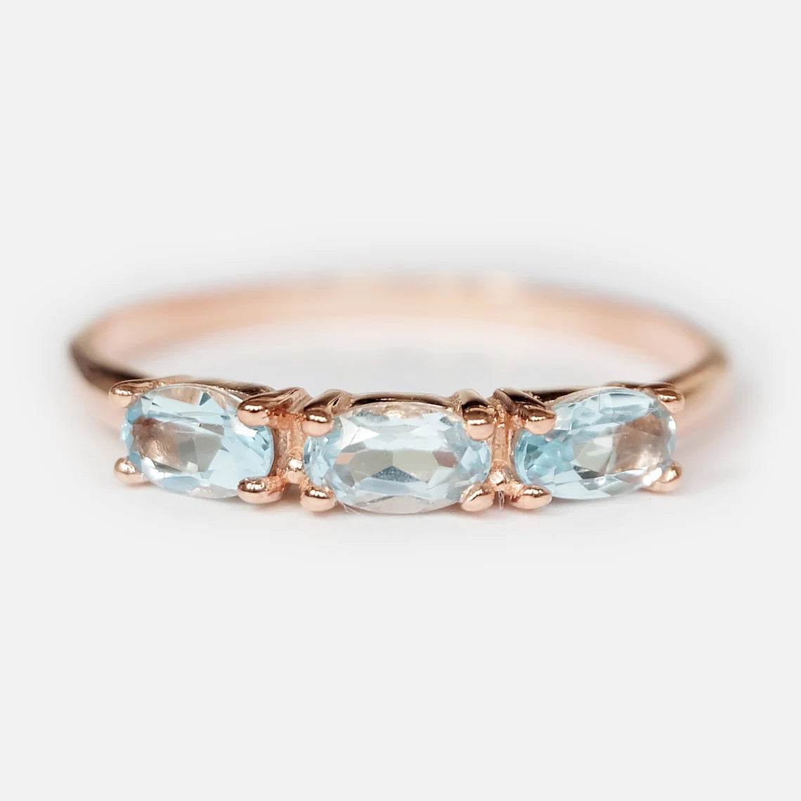 Versprechensring mit Schweizer Blautopas – Statement-Ring aus 14-karätigem Roségold-Vermeil