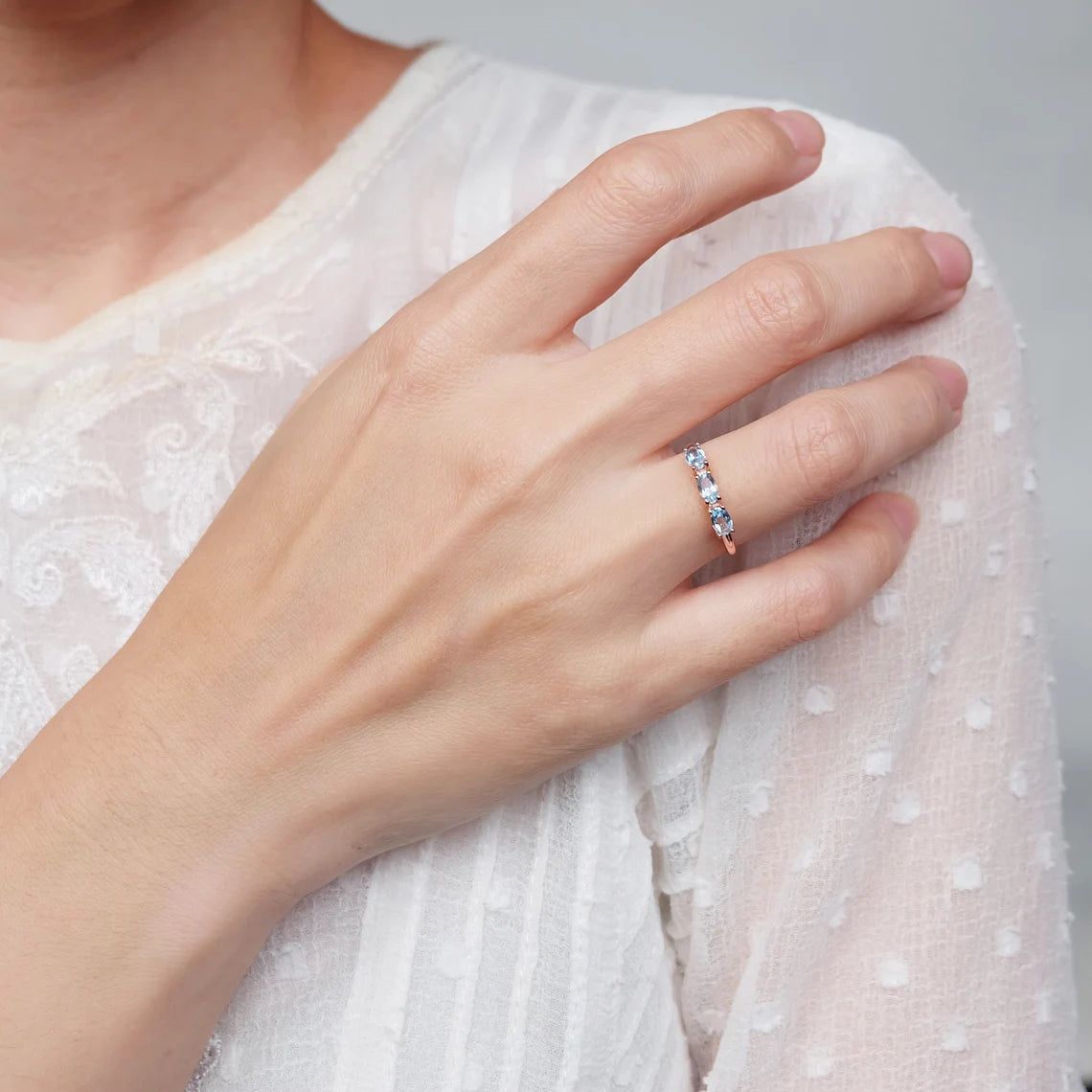 Versprechensring mit Schweizer Blautopas – Statement-Ring aus 14-karätigem Roségold-Vermeil