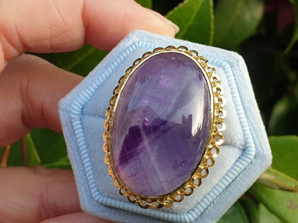 Natürlicher, oval geschliffener großer Amethyst-Ring – 14-karätiger Gold-Vermeil-Ring – Amethyst-Cocktailringe