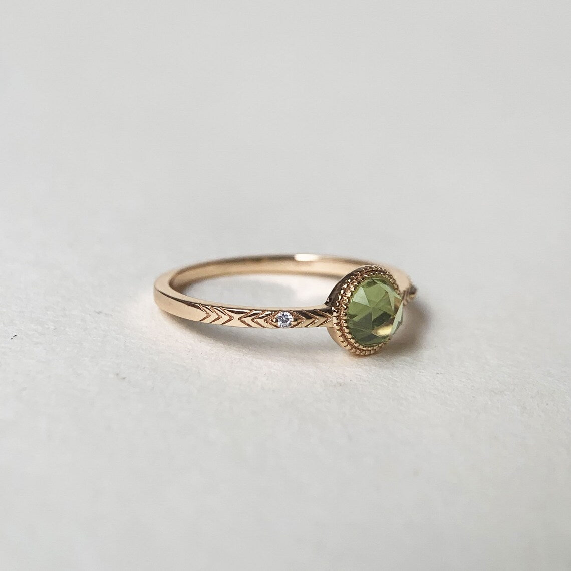 Vintage Peridot Ring – 14k Gold Vermeil Ring – Rundschliff Peridot Solitär Ring