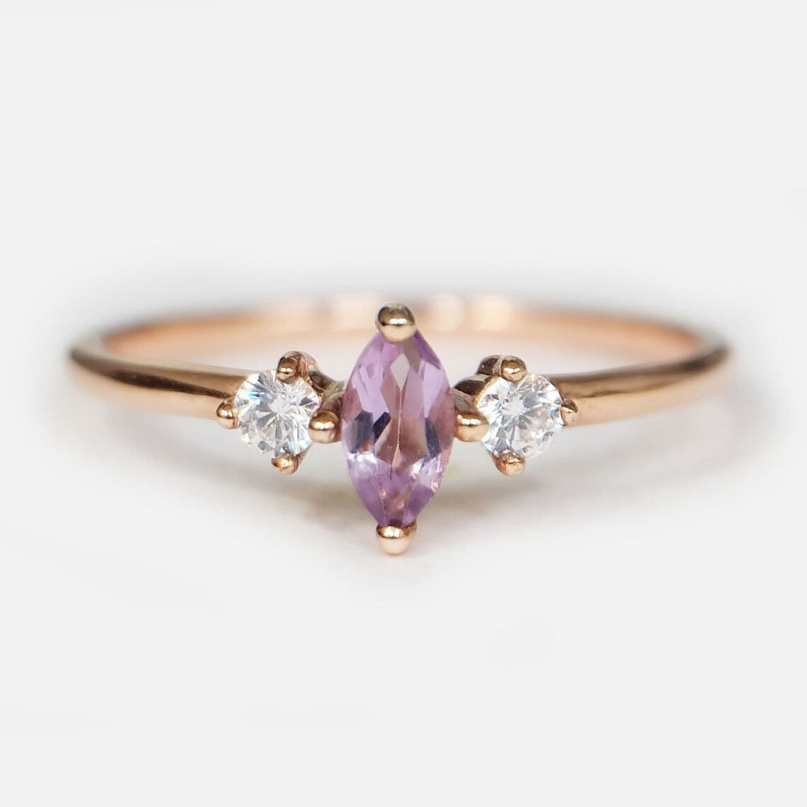 Natürlicher Amethyst-Ring – 14-karätiger Roségold-Vermeil-Ring – Amethyst-Drei-Stein-Ring