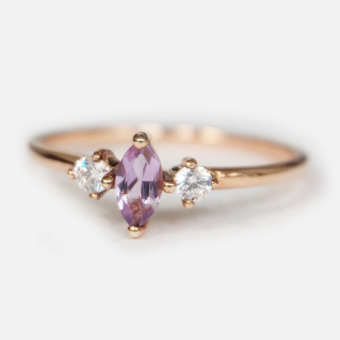 Natürlicher Amethyst-Ring – 14-karätiger Roségold-Vermeil-Ring – Amethyst-Drei-Stein-Ring