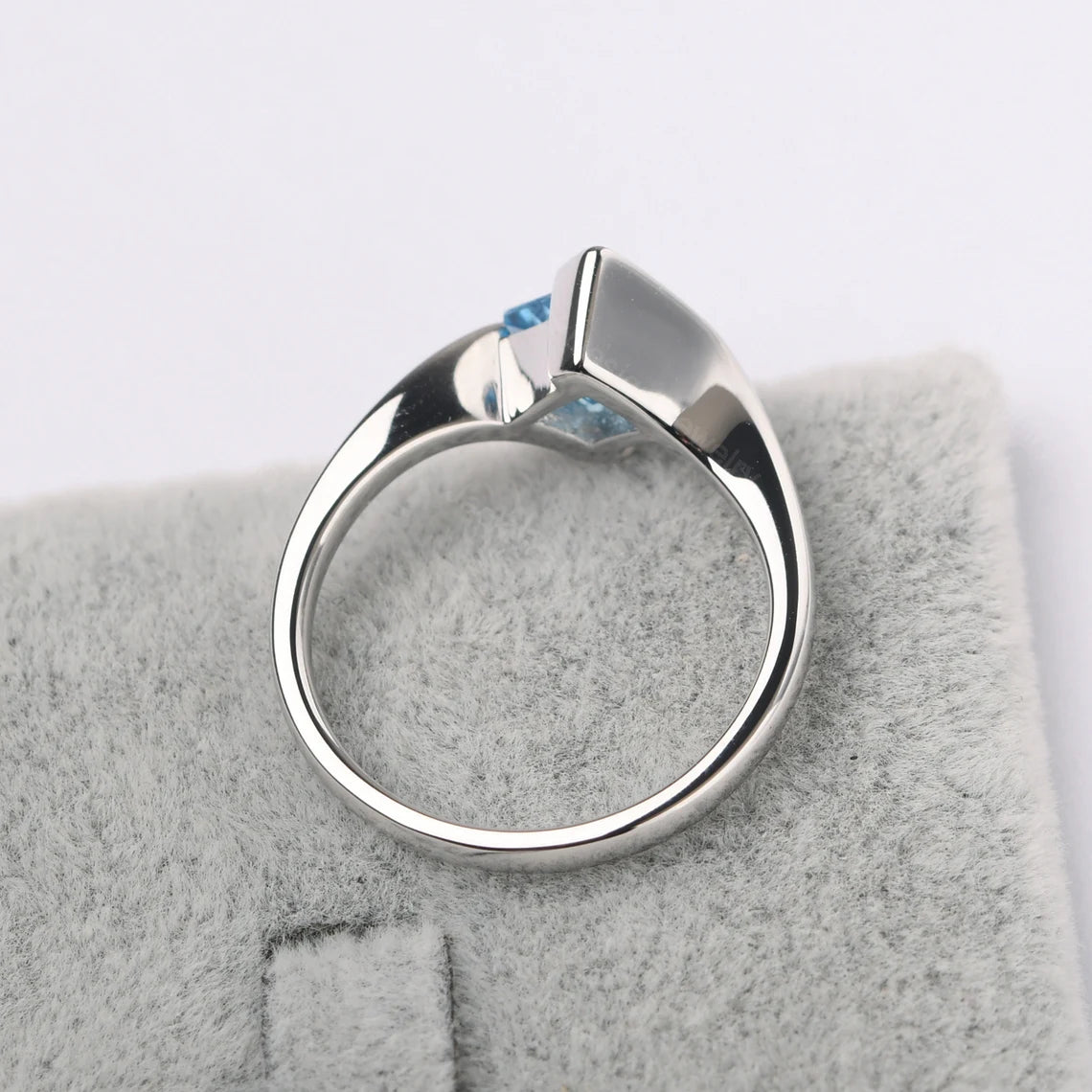 Natural Square Cut Swiss Blue Topaz Solitaire Ring  - 925 Sterling Silver Ring