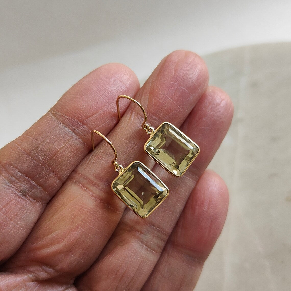 Natürliche grüne Amethyst-Ohrringe im Smaragdschliff – Ohrringe aus 14-karätigem Gold-Vermeil