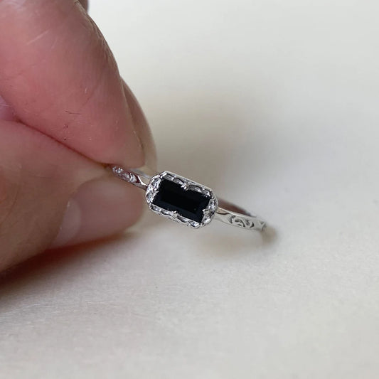 Vintage Baguette Cut Prong Set Black Onyx Minimalist Vintage Rings - 925 Sterling Silver Ring