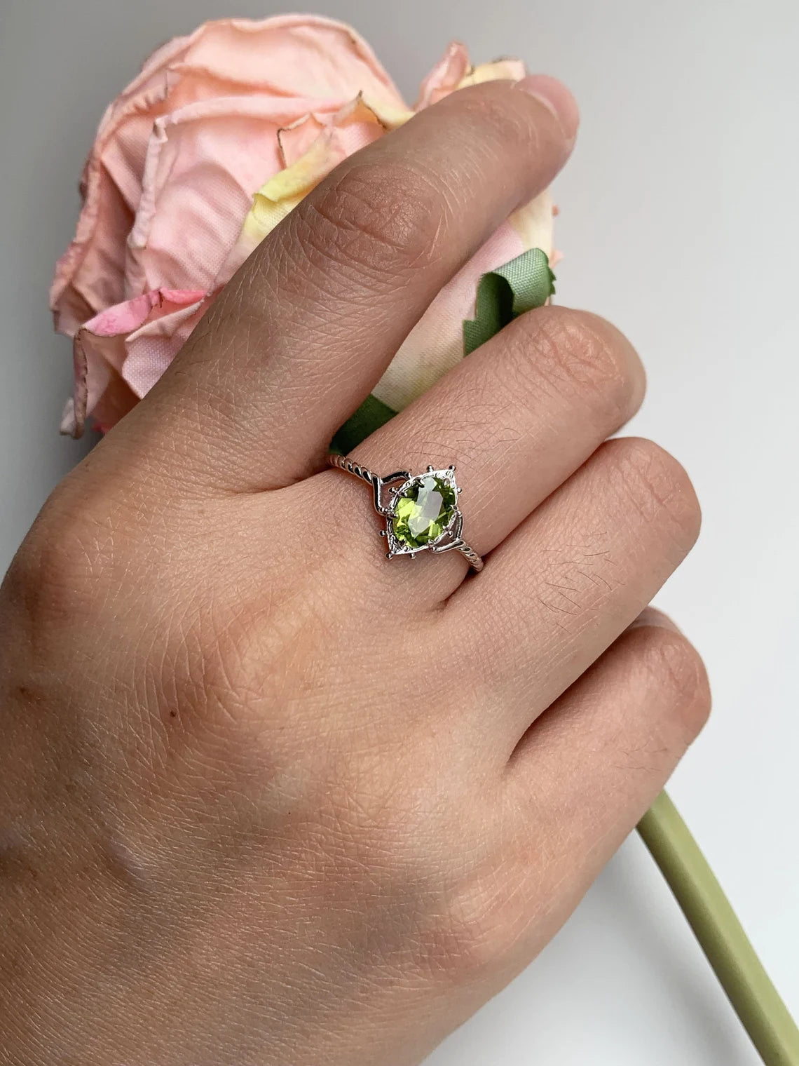 Natural Oval Cut Peridot Solitaire Handmade Vintage Rings For Women - 925 Sterling Silver Ring