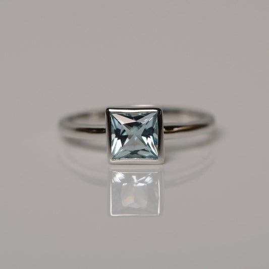 Natural Princess  Cut Sky Blue Topaz Solitaire Ring - 925 Solid Sterling Silver