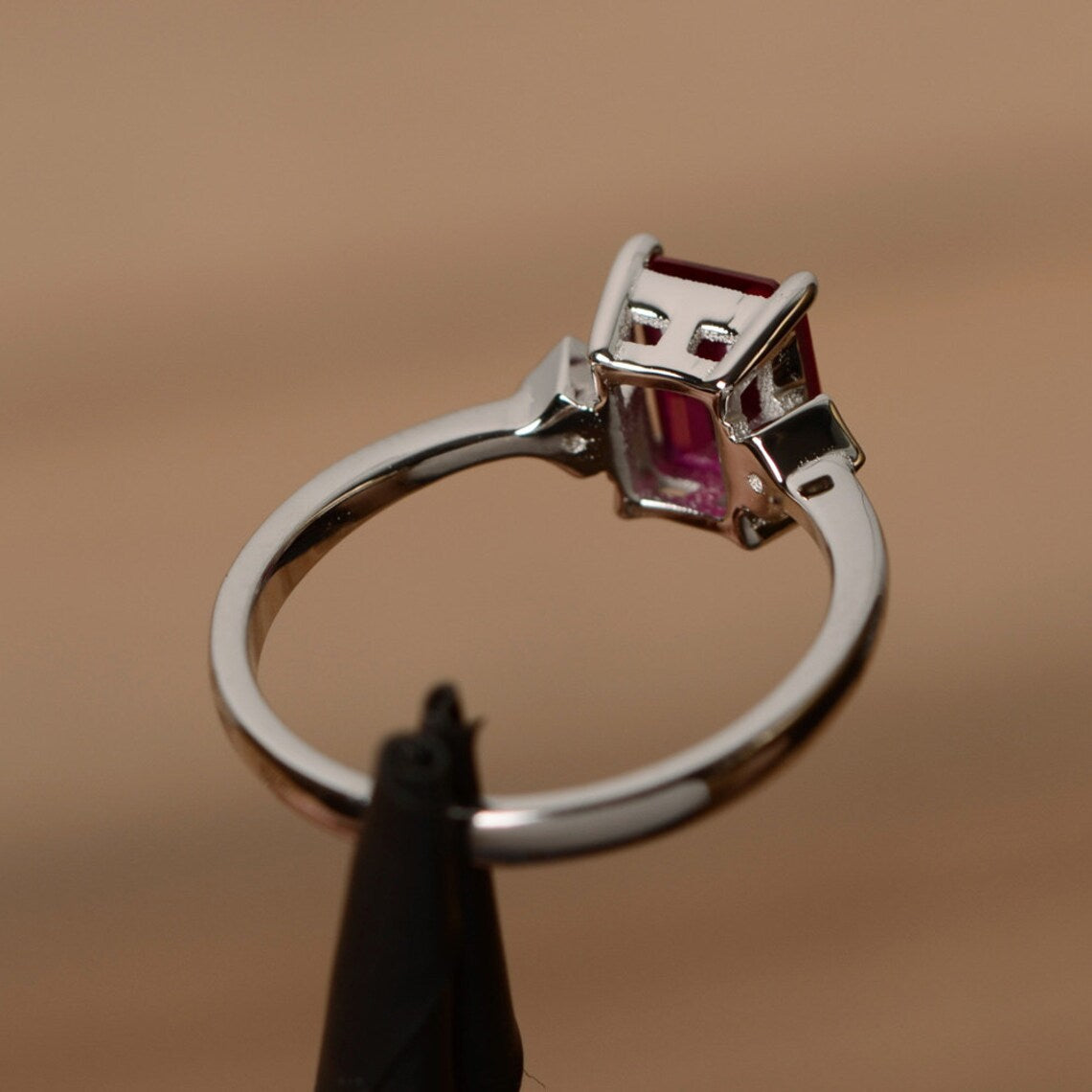 Élégantes bagues solitaires rubis créées en laboratoire, taille émeraude, bague en argent sterling 925