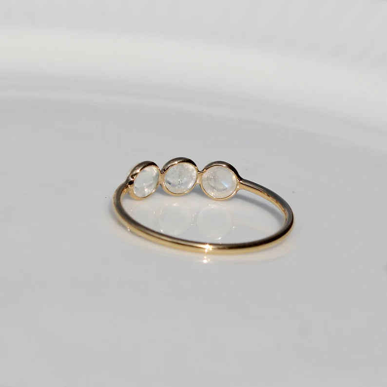 Regenbogen-Mondstein-Half-Eternity-Bandring – Ringe aus 14-karätigem Gold-Vermeil