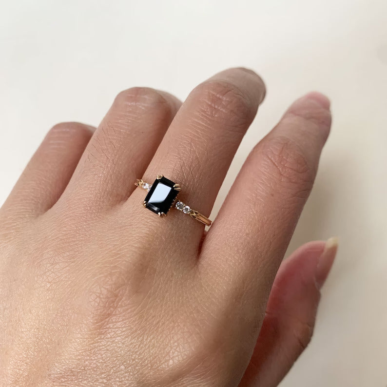 Bagues solitaire en onyx noir taille émeraude naturelle - Bague vintage en or vermeil 14 carats