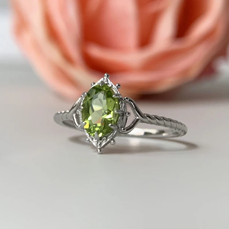 Natural Oval Cut Peridot Solitaire Handmade Vintage Rings For Women - 925 Sterling Silver Ring